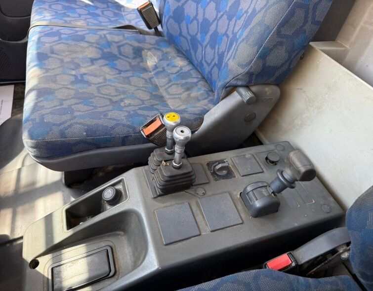 IVECO  EUROCARGO 100E22 **HOOKLIFT CONTAINER TRUCK**